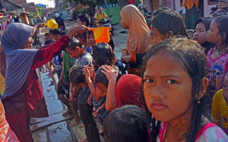 Tradisi Mandi Tolak Bala Rebo Wekasan Di Banten