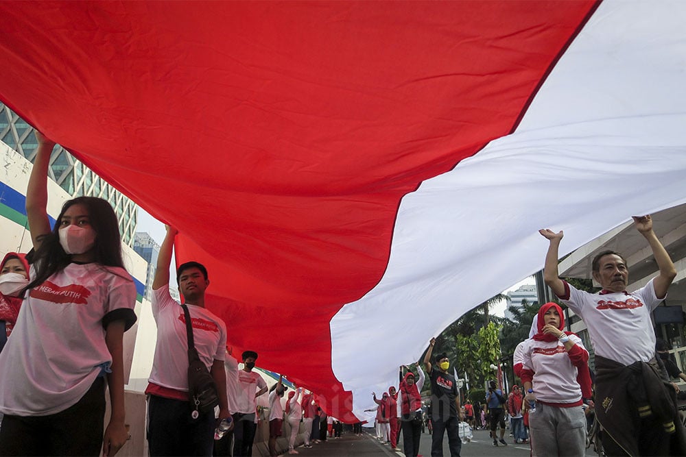 Bendera Merah Putih Sepanjang 1 700 Meter Membentang Dari Monas Hingga