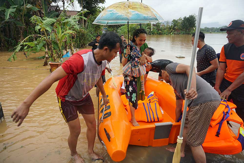 Banjir Bandang Terjang Enam Kecamatan Di Kota Trenggalej Jawa Timur