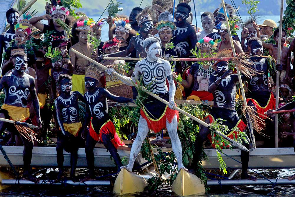 Kemeriahan Festival Danau Sentani Ke Di Papua