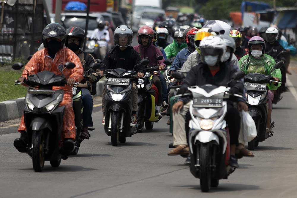 Jalur Pantura Mulai Dipadati Pamudik Yang Menggunakan Sepeda Motor Saat