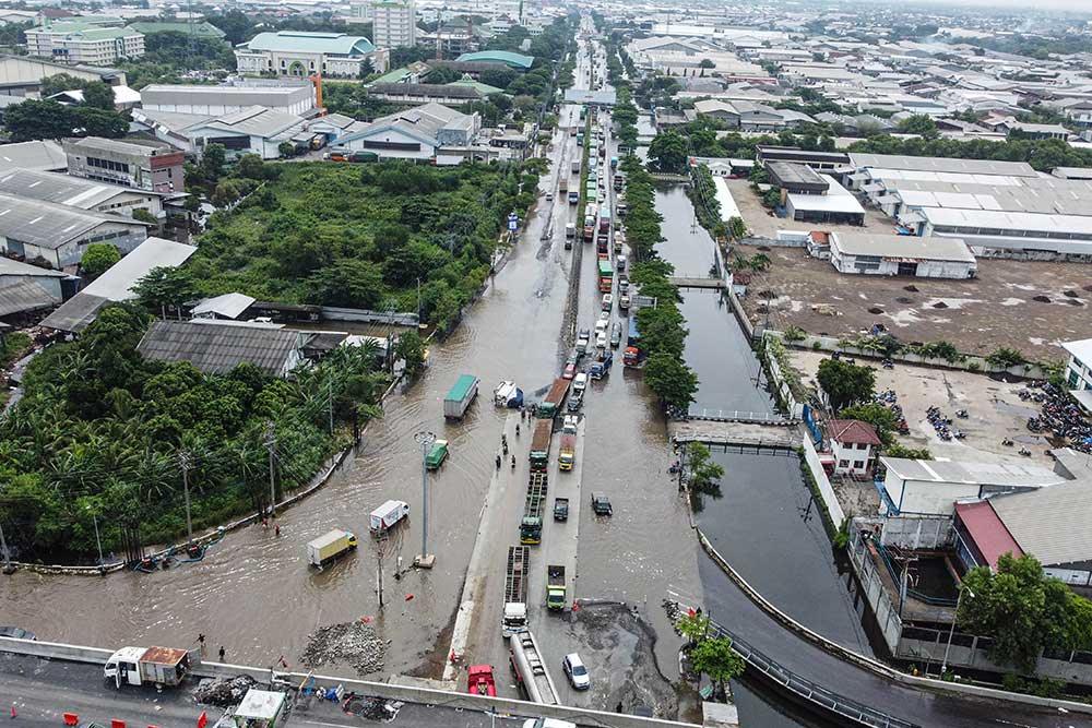 Jalan Pantura Semarang Demak Sudah Bisa Dilalui Setelah Banjir Rob Surut