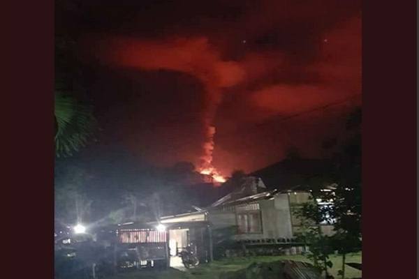 Foto Foto Gunung Soputan Kembali Erupsi