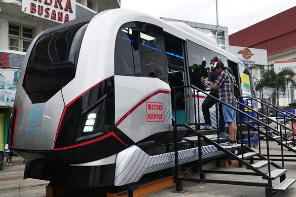 TRANSPORTASI KOTA  :  Izin Metro Kapsul Bandung Diproses