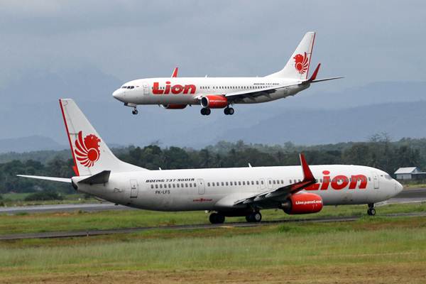 SENGGOLAN ANTARPESAWAT LION GROUP : 21 Penerbangan di Kuala Namu Terganggu