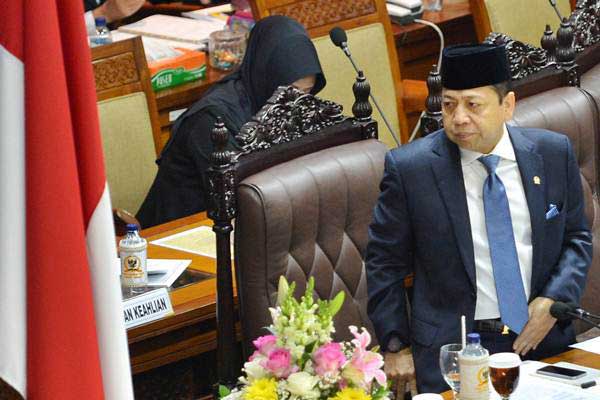 KORUPSI KTP ELEKTRONIK : Setya Novanto Abaikan KPK