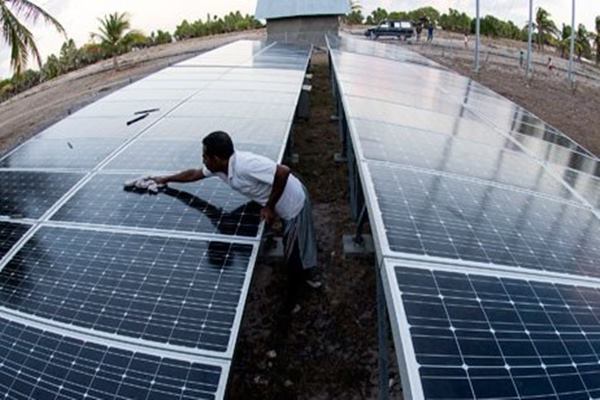 PEMBANGKIT ENERGI TERBARUKAN : Masdar Energy Garap PLTS Terapung