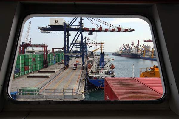 TANJUNG PRIOK PADAT  : Bea & Cukai Imbau Terminal Mulai Relokasi Barang
