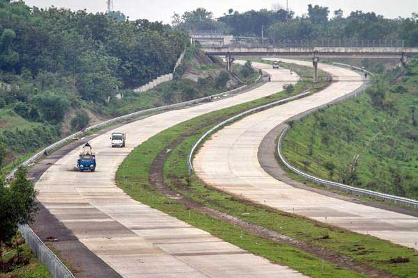 LAHAN JALAN TOL :  Menunggu Penyempurnaan Skema Dana Talangan