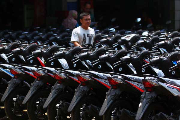 PASAR SEPEDA MOTOR : Naik Turun Laju Penjualan