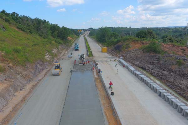 INFRASTRUKTUR KALTIM : Proyek Jalan Tol Balsam Dikebut