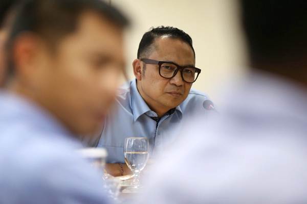 PENGELOLAAN PELABUHAN  : Laba Bersih Pelindo III Ditarget Melonjak 23%