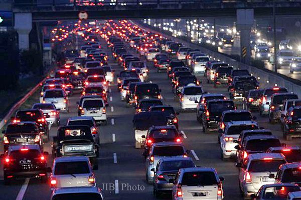 RASIONALISASI TARIF TOL : Simalakama Badan Usaha