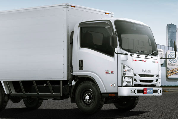 KENDARAAN DIESEL : Isuzu Unjuk Mesin Commonrail Pertama di Indonesia