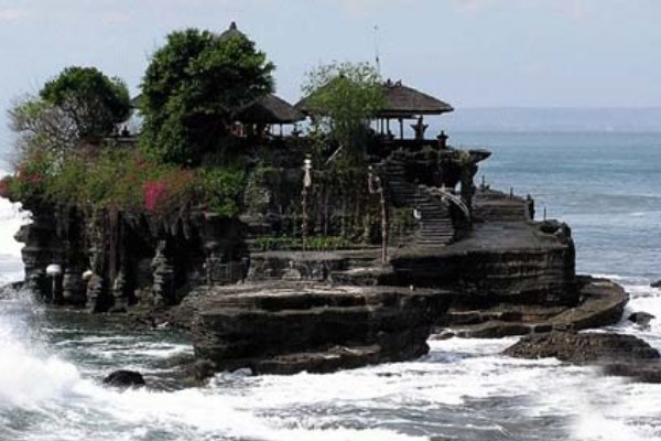 DESTINASI PARIWISATA : Asa Menjaga Citra Bali 