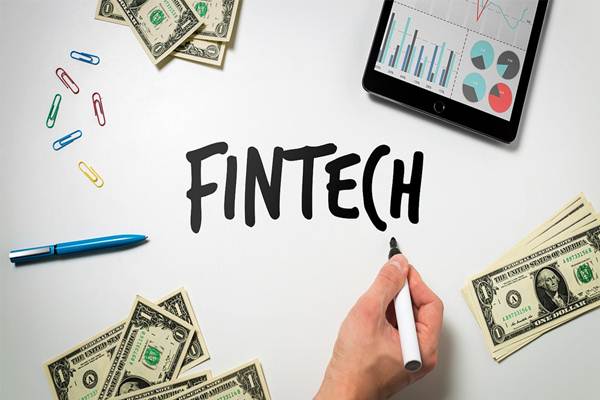 pengawasan lembaga keuangan : OJK Periksa 25 Fintech Bandel 