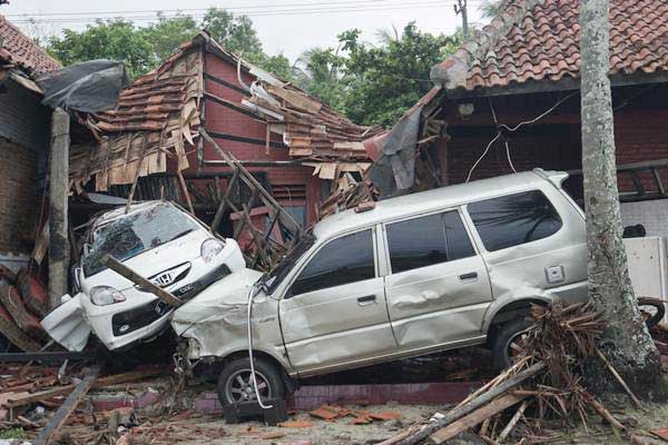 BENCANA ALAM : Penjualan Mobil Terdampak Tsunami