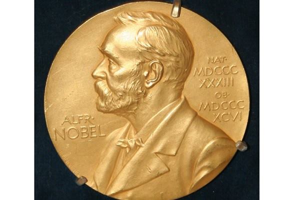 NOBEL EKONOMI : Medali untuk Duo Desainer Lelang Modern