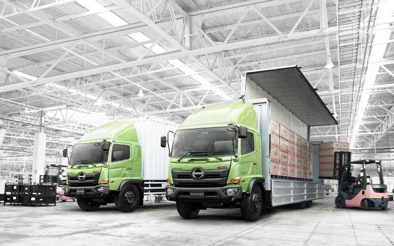 INDUSTRI OTOMOTIF : Laju Truk Terpacu Logistik