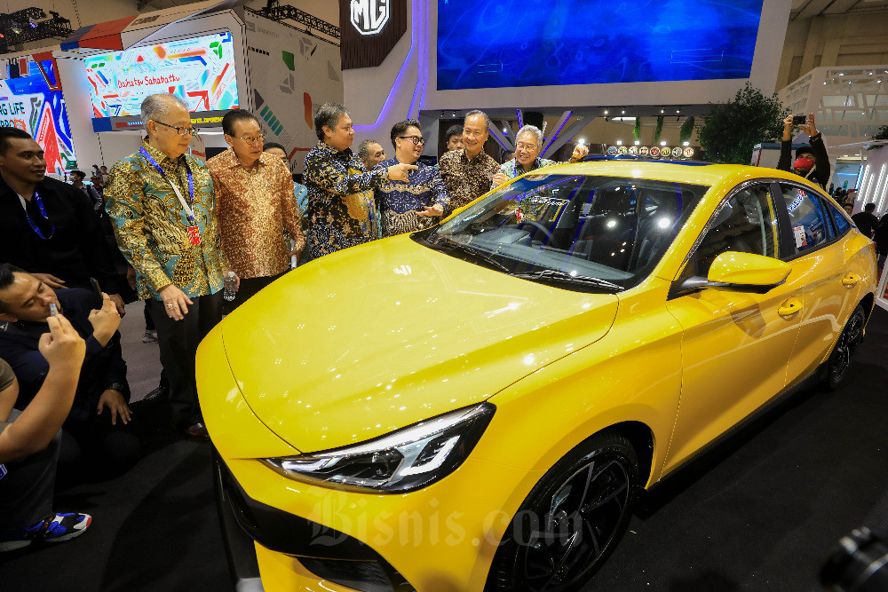 INDUSTRI OTOMOTIF : Penjualan Mobil Terdorong GIIAS