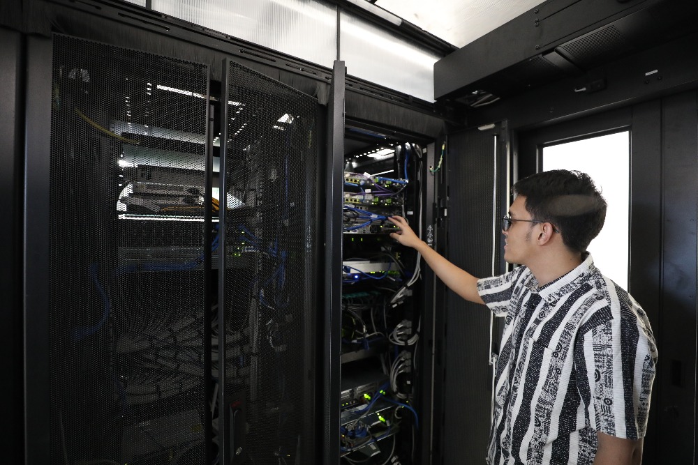 PROYEK PUSAT DATA NASIONAL : Bangkitkan Investasi Swasta