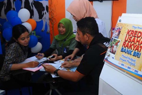 BRI Terbitkan Kartu Co-Branding AKU Brizzi Alfamart