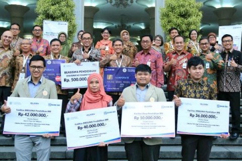 BRI Siap Kucurkan Kredit Pendidikan di UGM & UNAIR