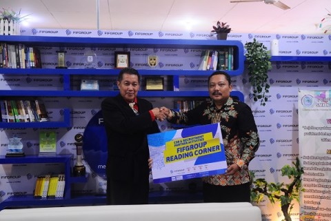 FIFGROUP Resmikan Reading Corner di Kota Singkawang