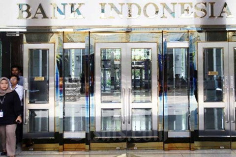 Ekonom: Bunga Acuan Berpeluang Turun, Bank Siaga Hadapi Corona