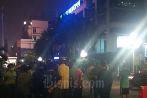 Cerita Nasabah Antre Ambil Dana hingga Dini Hari di Kantor Bukopin