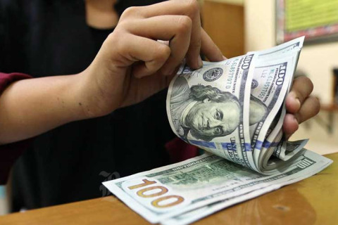 Kurs Jual Beli Dolar AS di Bank Mandiri dan BCA, 30 Juli 2020