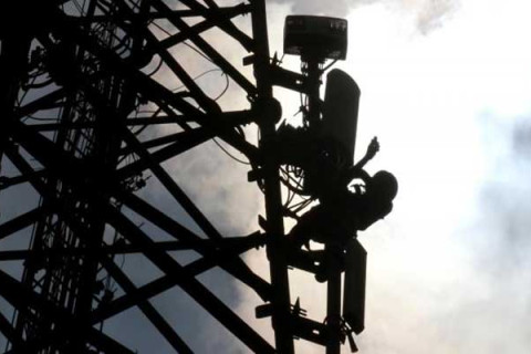 Operator Seluler Punya Bisnis Fixed Broadband, Wajib atau Tidak?