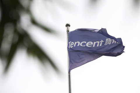 Tencent Holdings Lepas Sahamnya di JD.com, Ada Apa Nih?