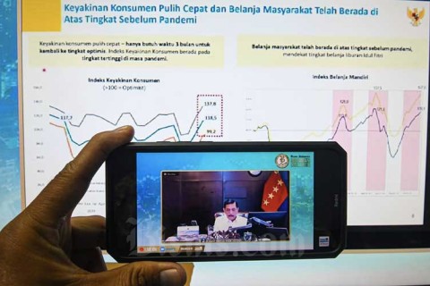 Harapan Menko Luhut untuk OJK: 2022 Tak Ada Lagi Masalah Seperti Tahun Lalu