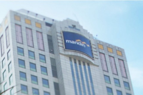 Dukung Penerapan Energi Terbarukan, Bank Mandiri Pasang SPKLU di Kantor Pusat