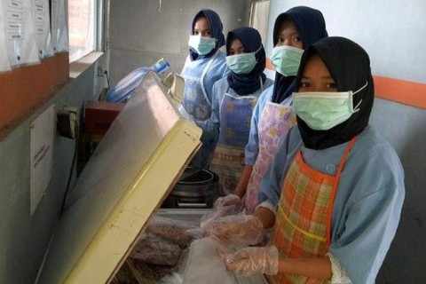 Berdayakan Kelompok Perempuan, BRI Dorong “Poklahsar Bilvie” Pasarkan Produk Ikan Bandeng hingga Keluar Negeri