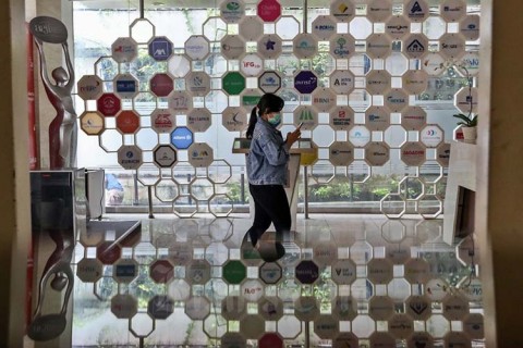 OJK: Premi Industri Asuransi Masih Terkontraksi di Februari 2022