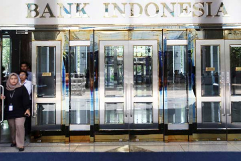 Harga BBM Naik hingga Tekanan Dolar, Suku Bunga Acuan BI Diproyeksi Naik