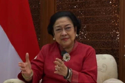 Hadiri Ngunduh Mantu Jokowi, Apa Benda Kecil yang Nempel di Hidung Megawati?