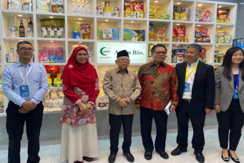 Ma'ruf Amin Undang Pengusaha China Investasi ke Industri Halal RI