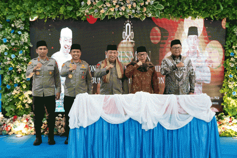 Bank Mandiri Dukung Pendidikan Santri di Ponpes Al-Inaaroh Cirebon