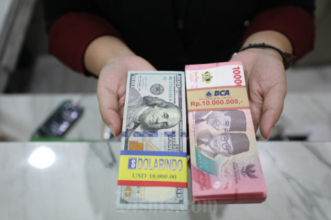 Kurs Dolar AS BCA, BRI, Mandiri, dan BNI Hari Ini 5 Mei 2025