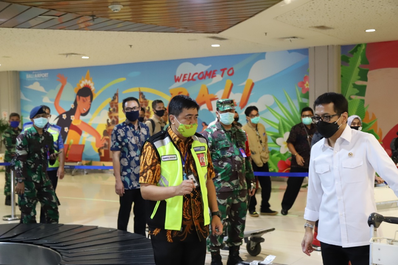 Menparekraf Wishnutama Apresiasi Penerapan Protokol Kesehatan di Bandara I Gusti Ngurah Rai Bali