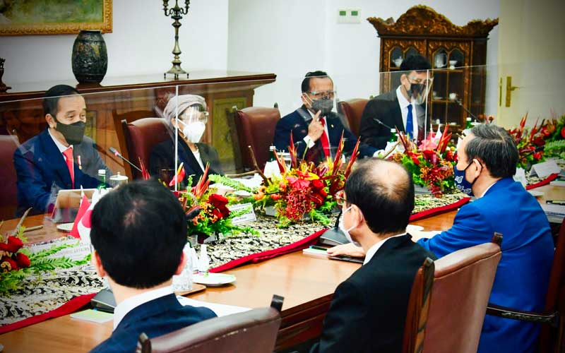 Foto-Foto Pertemuan Presiden Joko Widodo Dengan Perdana Menteri Jepang Yoshihide Suga
