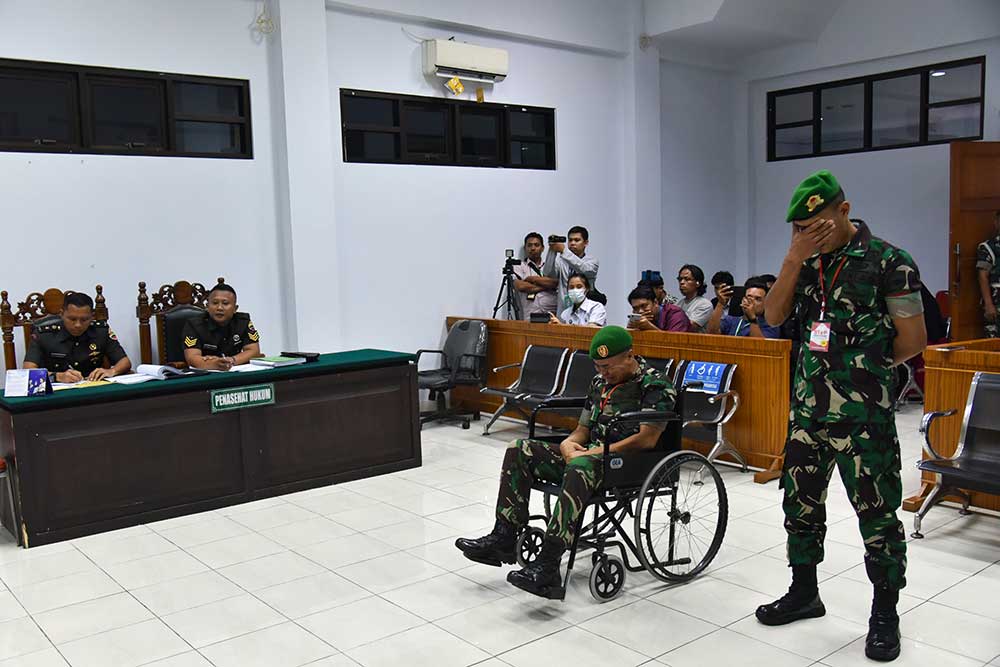 Tangis Oknum TNI Pecah Setelah Divonis Penjara Seumur Hidup Karena Bawa Sabu 75 Kg