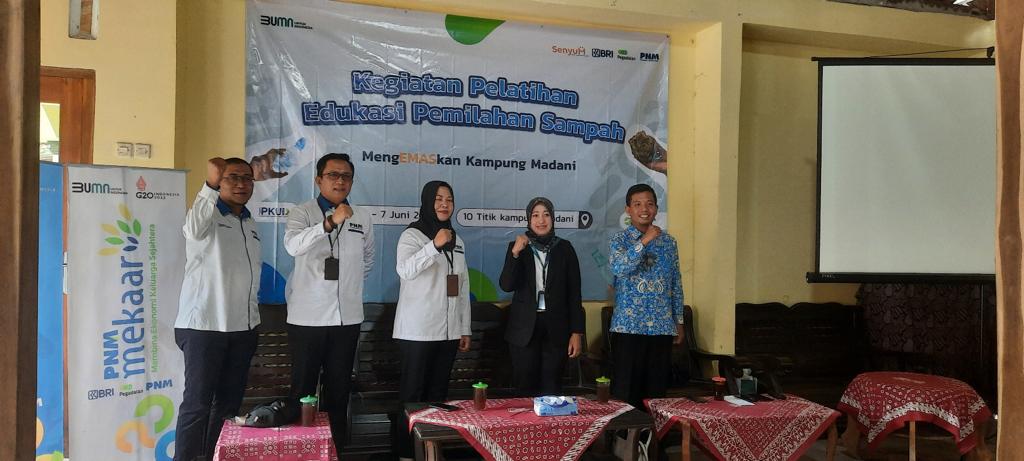 PNM Jadikan 10 Kampung Madani Pusat Edukasi Pilah Sampah