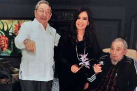 Fidel Castro 'Kencan' Dengan Cristina Kirchner