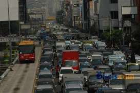 Sudirman Macet Parah, Kendaraan Pribadi Masuk Jalur Bus Way