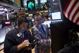 Indeks S&P 500 & Dow Jones Turun, Menyusul Sinyal Tapering Kian Kencang