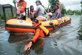 Mercedes Benz & VACT Foundation Bantu Sekolah Korban Banjir